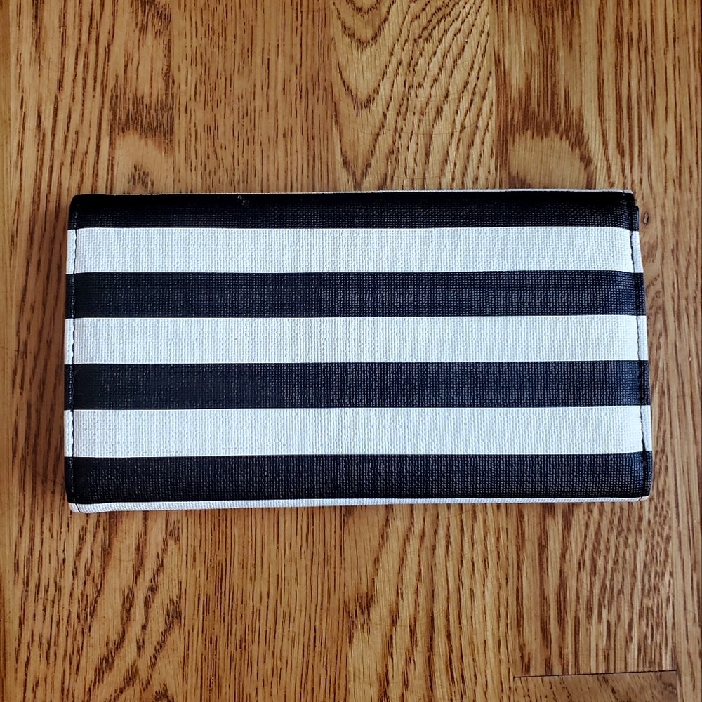 KUT From the Kloth Wallet. - Picture 3 of 10
